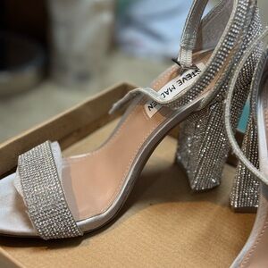 EUC Steve Madden Carrson-R Crystal shoes